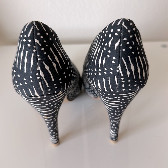 JustFab Veronika heels - size 5.5 - Picture 3 of 7